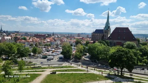 Blick vom Petersberg auf die Stadt